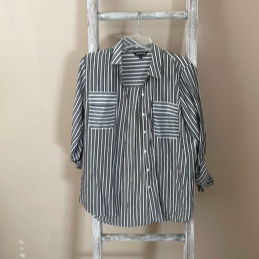 Women’s Express Button Down